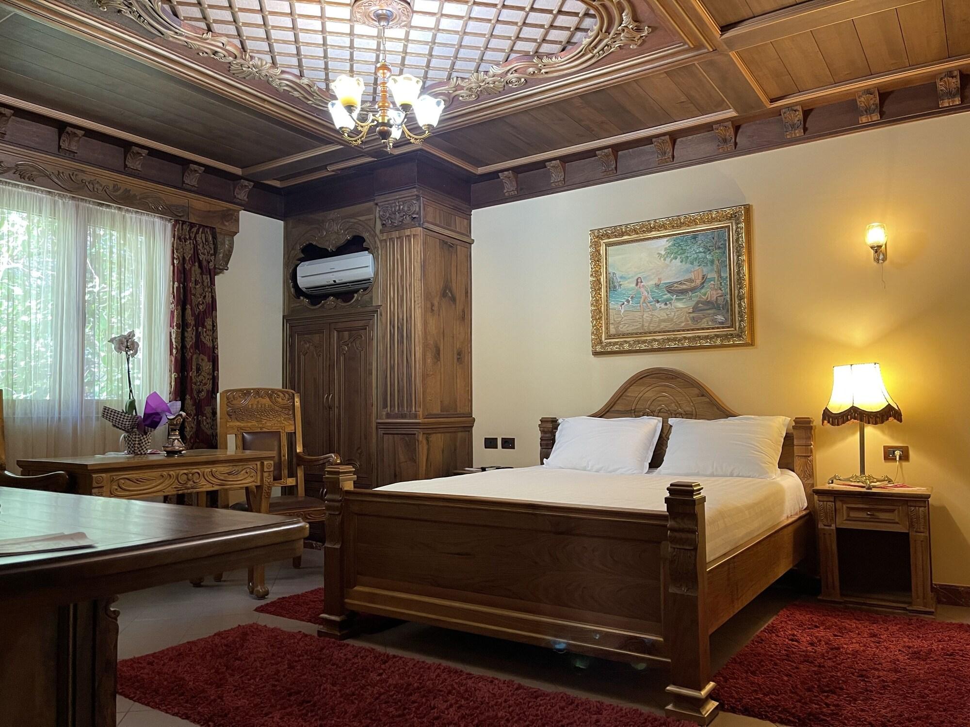 Brilant Antik Hotel Tirana Esterno foto