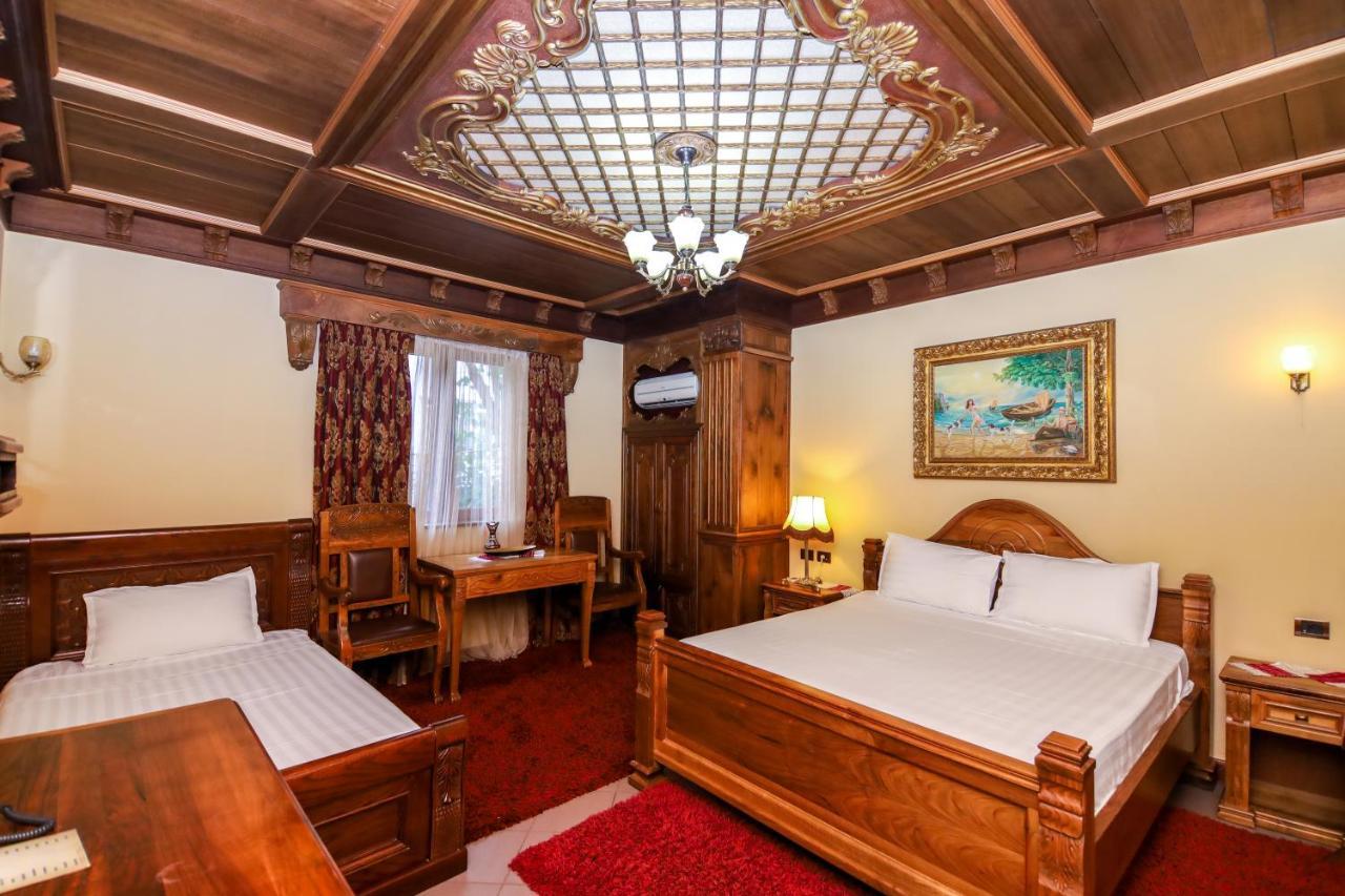 Brilant Antik Hotel Tirana Esterno foto