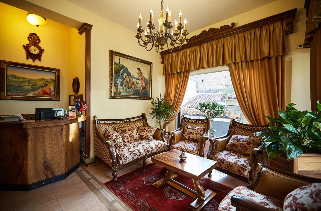 Brilant Antik Hotel Tirana Esterno foto