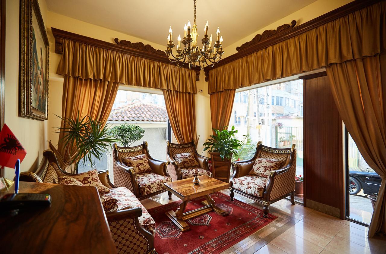 Brilant Antik Hotel Tirana Esterno foto